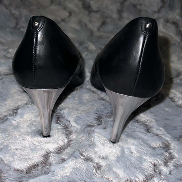 Kenneth Cole Leather Heels - Picture 7 of 9